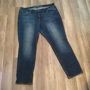 5/$20🌹Dark Wash ON Curvy Profile Jeans 👖